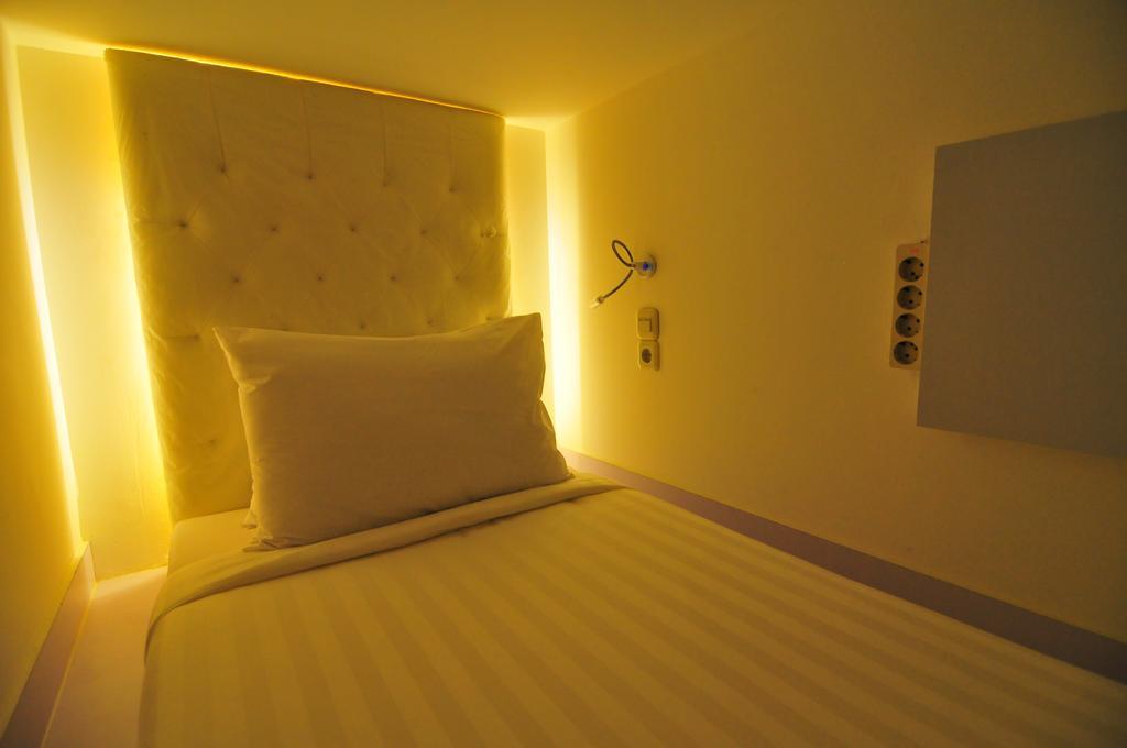 Capsule Hostel Old Batavia Jakarta Bilik gambar