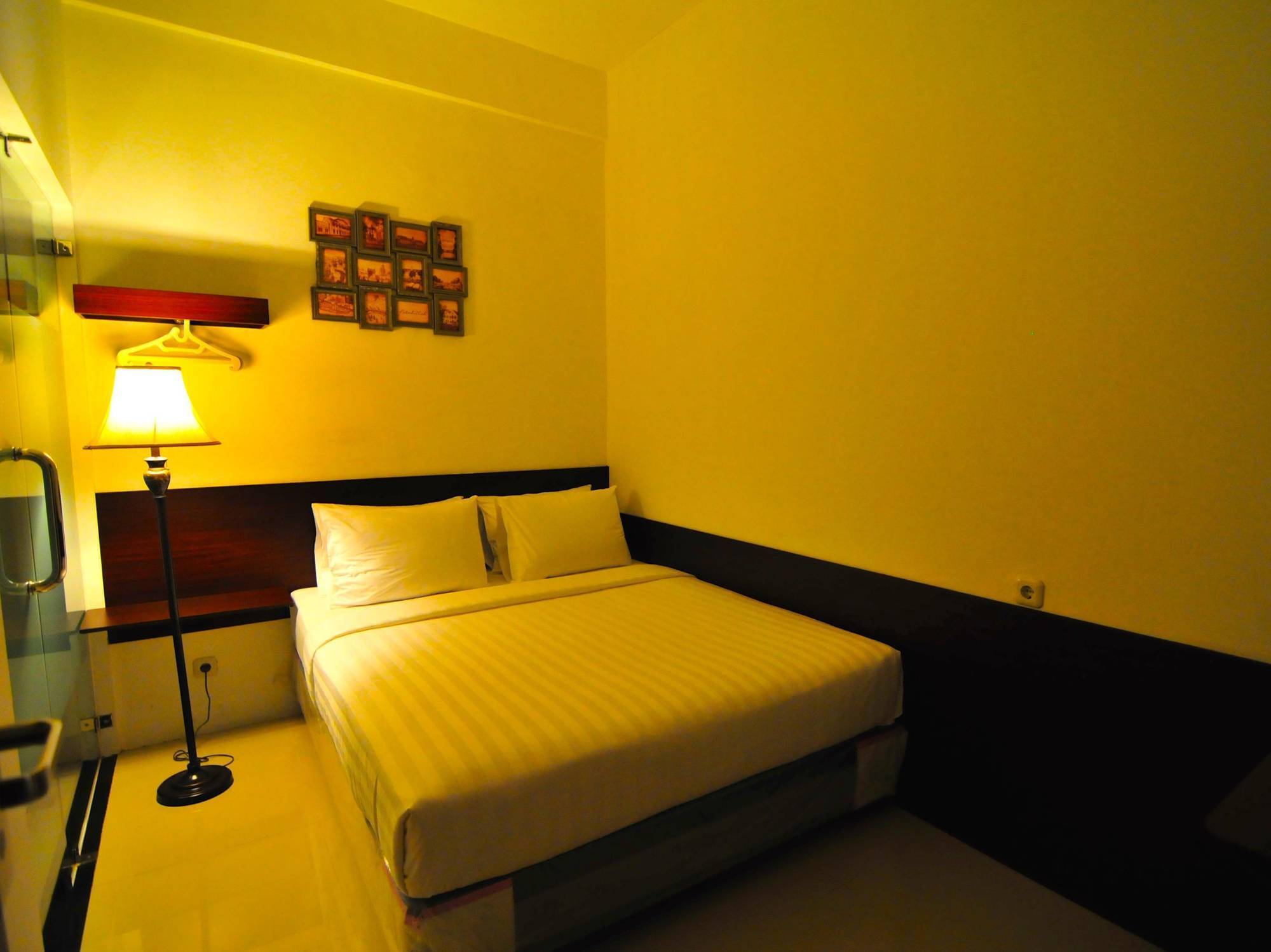 Capsule Hostel Old Batavia Jakarta Luaran gambar