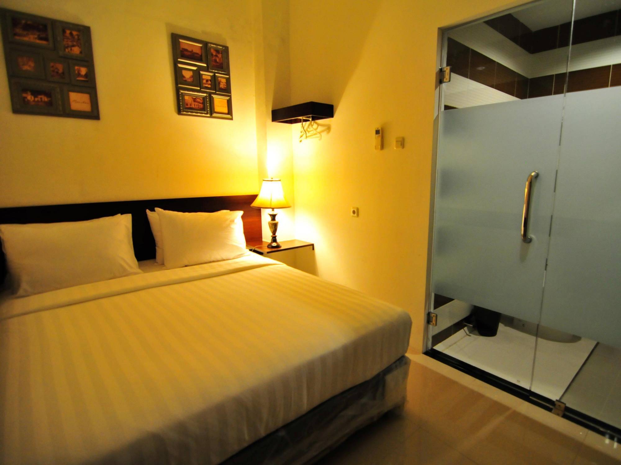 Capsule Hostel Old Batavia Jakarta Luaran gambar