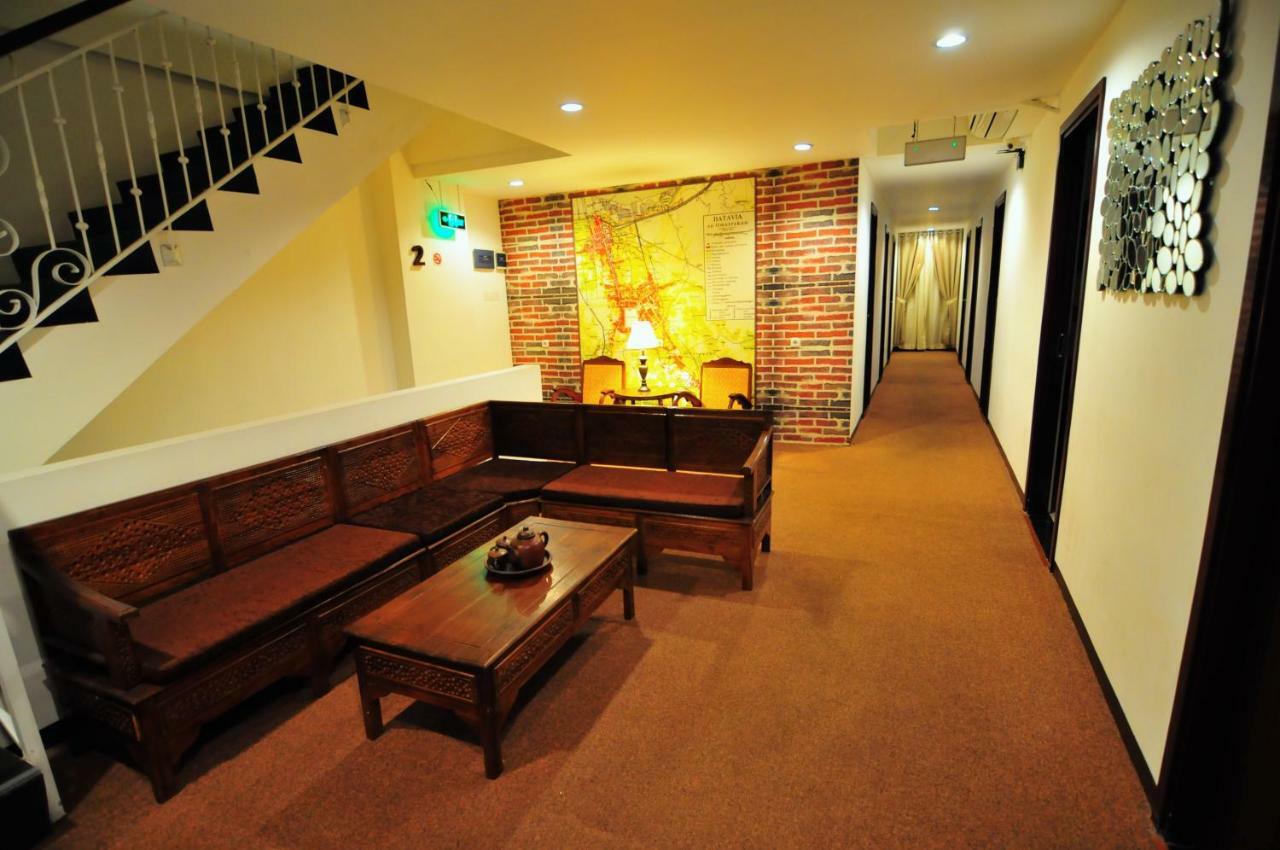 Capsule Hostel Old Batavia Jakarta Luaran gambar